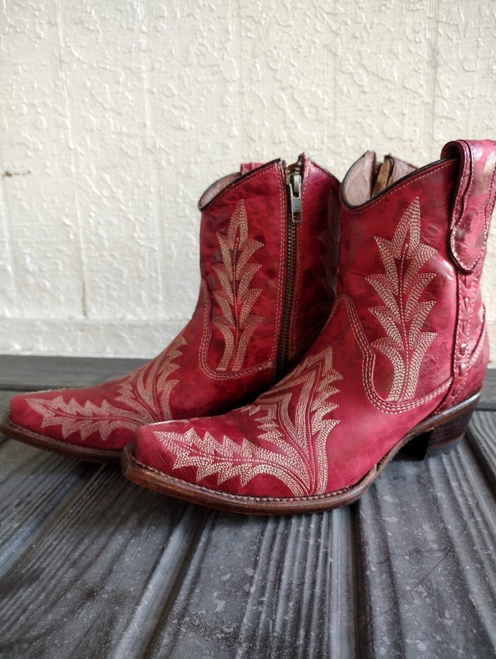Corral Boots Circle G L5704 - WOMEN’S EMBROIDERY AND ZIPPER RED SNIP TOE ANKLE - Picture 6 of 15